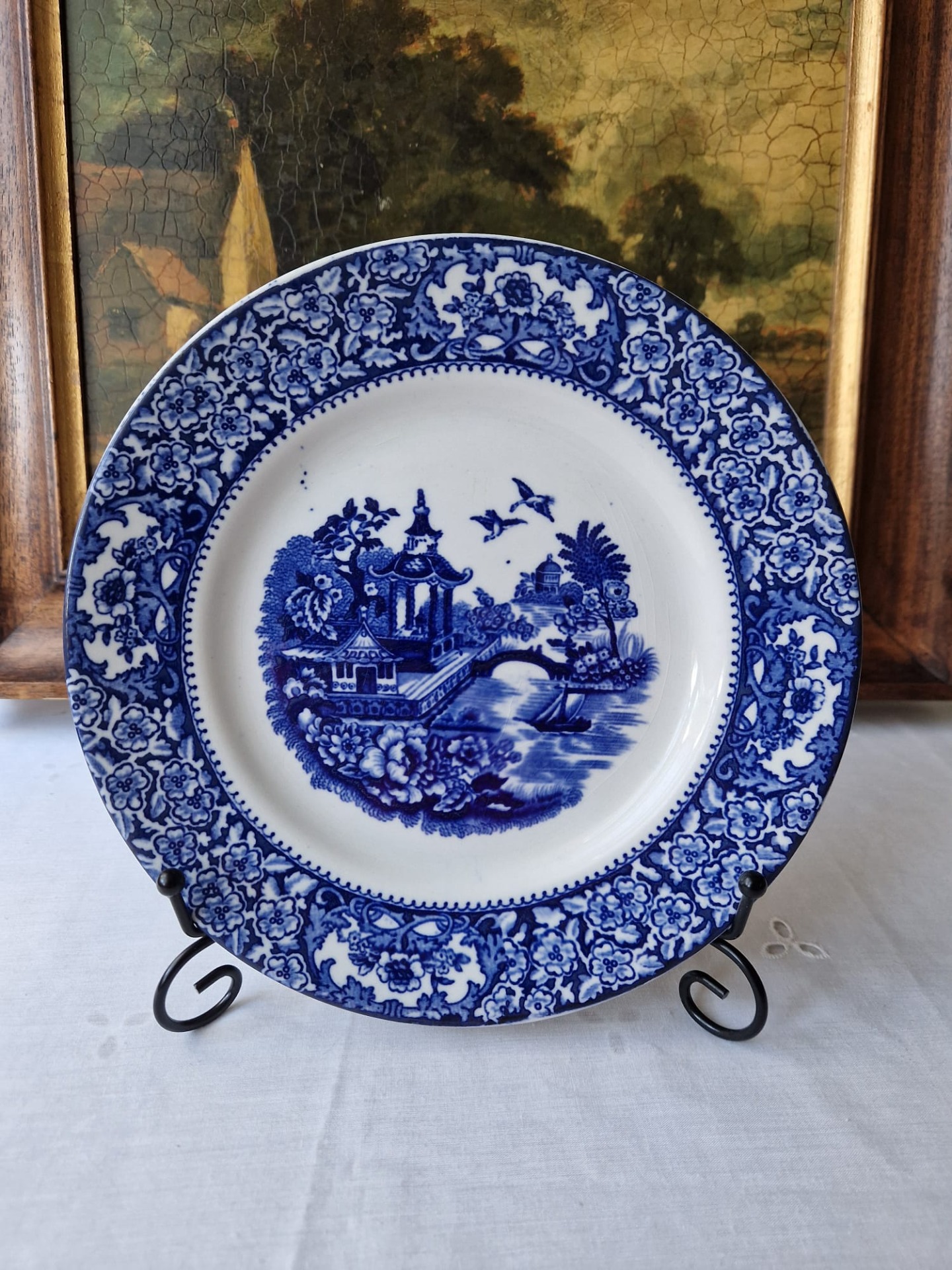 Starožitný plochý talíř Swinnertons Olde Alton Ware 22,5 cm.